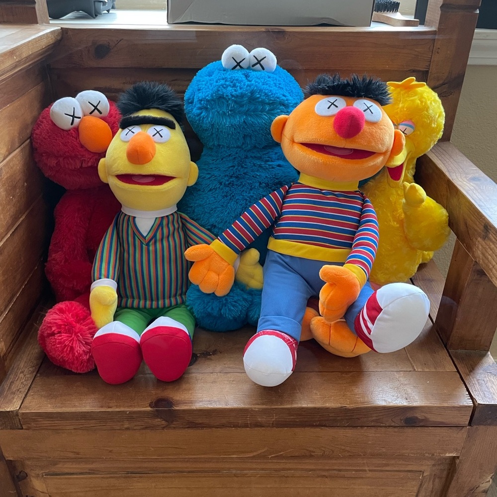 Kaws x Sesame Street complete set NEW!